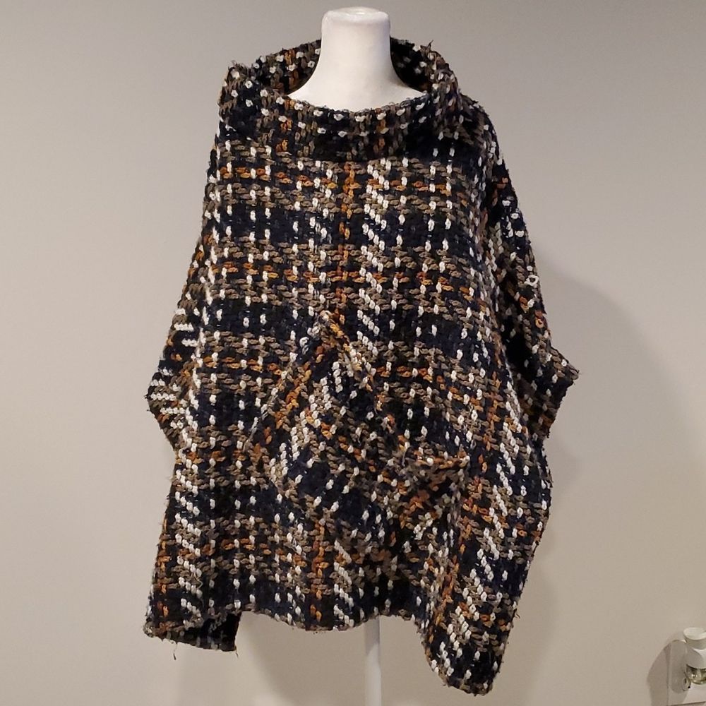 Coco + Carmen heavy poncho, one size, blue, white and tan